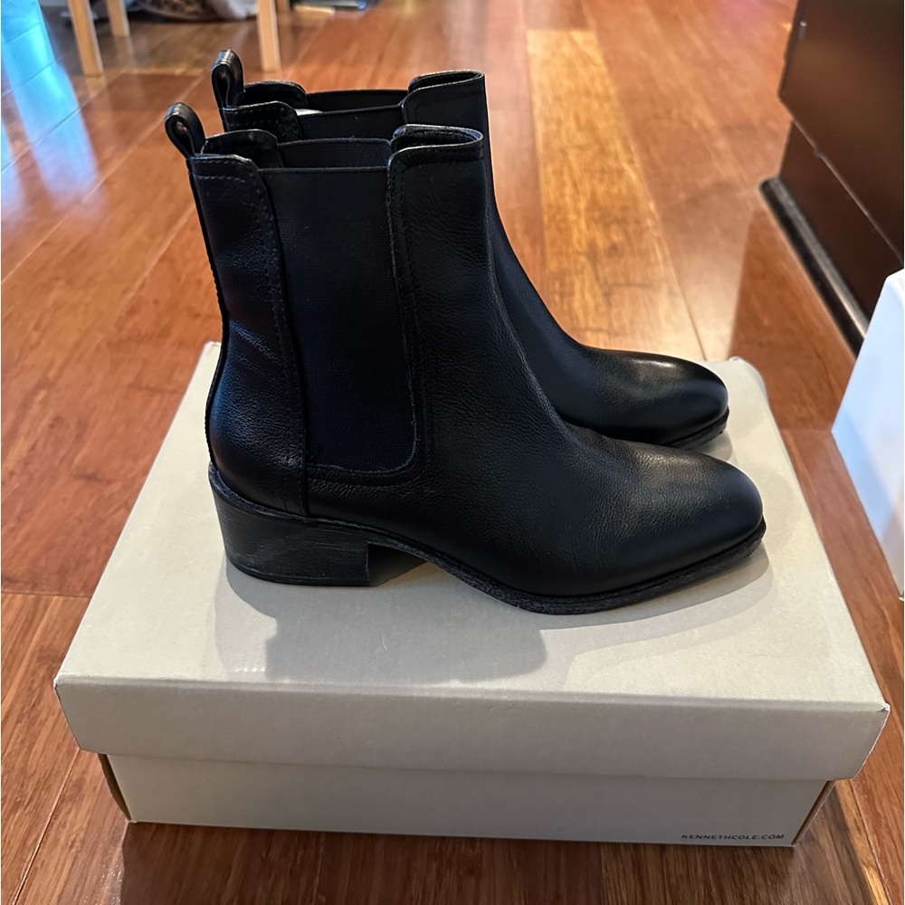 NEW Kenneth Cole Reaction Black Boots